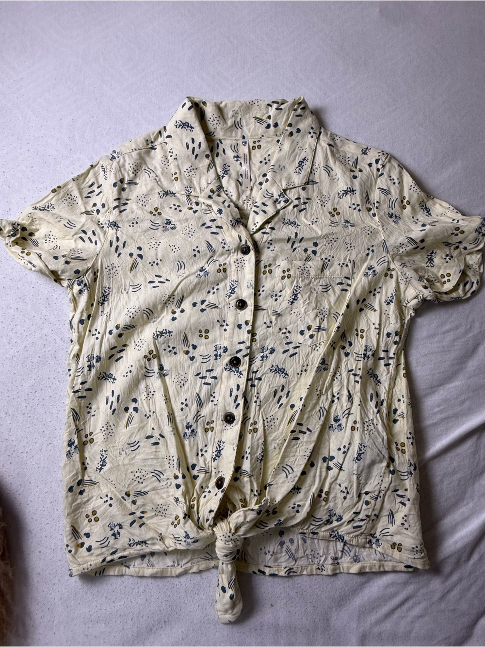 Kuhl Cream Button-Front Short Sleeve Shirt with Tie Hem